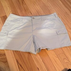 Bass Pro Shops Women's Light Tan Cargo Shorts